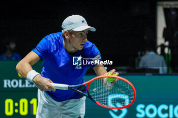 2023-09-15 - Matteo Arnaldi (ITA) serving for the serving for the set during Davis Cup 2023 Group A match between Cristian Garin (CHI) at the Unipol Arena in Bologna on 15/09/23 - 2023 DAVIS CUP - ITALY VS CHILE - INTERNATIONALS - TENNIS