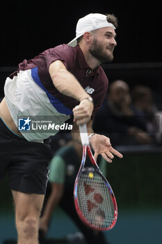 2023-10-30 - Tommy Paul of USA during day 1 of the Rolex Paris Masters 2023, ATP Masters 1000 tennis tournament on October 30, 2023 at Accor Arena in Paris, France - TENNIS - ATP - ROLEX PARIS MASTERS 2023 - INTERNATIONALS - TENNIS