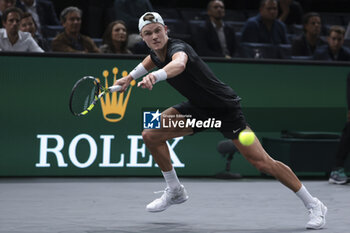 2023-11-02 - Holger Rune of Denmark during day 3 of the Rolex Paris Masters 2023, ATP Masters 1000 tennis tournament on November 1, 2023 at Accor Arena in Paris, France - TENNIS - ATP - ROLEX PARIS MASTERS 2023 - INTERNATIONALS - TENNIS
