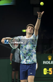 2023-11-02 - Hubert Hurkacz of Poland during day 4 of the Rolex Paris Masters 2023, ATP Masters 1000 tennis tournament on November 2, 2023 at Accor Arena in Paris, France - TENNIS - ATP - ROLEX PARIS MASTERS 2023 - INTERNATIONALS - TENNIS