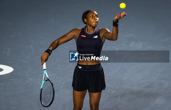 2023-10-29 - Coco Gauff of the United States in action during the first round robin doubles match of the 2023 WTA Finals Cancun, WTA tennis tournament on October 29, 2023 in Cancun, Mexico - TENNIS - WTA FINALS CANCUN 2023 - INTERNATIONALS - TENNIS