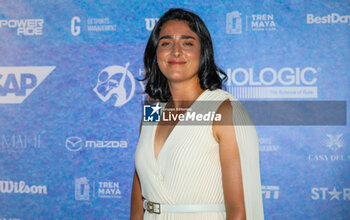 2023-10-27 - Ons Jabeur of Tunisia on the purple carpet at the draw gala ahead of the 2023 WTA Finals Cancun, WTA tennis tournament on October 27, 2023 in Cancun, Mexico - TENNIS - WTA FINALS CANCUN 2023 - INTERNATIONALS - TENNIS