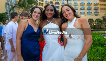 2023-10-27 - Desirae Krawczyk of the United States, Coco Gauff of the United States & Jessica Pegula of the United States before the draw gala of the 2023 WTA Finals Cancun, WTA tennis tournament on October 27, 2023 in Cancun, Mexico - TENNIS - WTA FINALS CANCUN 2023 - INTERNATIONALS - TENNIS