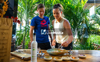 2023-10-25 - Demi Schuurs of the Netherlands & Desirae Krawczyk of the United States, cooking class ahead of the 2023 WTA Finals Cancun, WTA tennis tournament on October 25, 2023 in Cancun, Mexico - TENNIS - WTA FINALS CANCUN 2023 - INTERNATIONALS - TENNIS