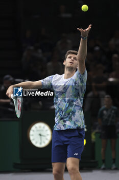 2023-11-03 - Hubert Hurkacz of Poland during day 5 of the Rolex Paris Masters 2023, ATP Masters 1000 tennis tournament on November 3, 2023 at Accor Arena in Paris, France - TENNIS - ATP - ROLEX PARIS MASTERS 2023 - INTERNATIONALS - TENNIS