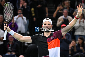2023-11-04 - Grigor DIMITROV of Bulgaria celebrates his victory during the sixth day of the Rolex Paris Masters 2023, ATP Masters 1000 tennis tournament on November 04, 2023 at Accor Arena in Paris, France - TENNIS - ATP - ROLEX PARIS MASTERS 2023 - INTERNATIONALS - TENNIS