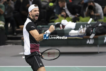 2023-11-04 - Grigor Dimitrov of Bulgaria celebrates his semifinal victory against Stefanos Tsitsipas of Greece during day 6 of the Rolex Paris Masters 2023, ATP Masters 1000 tennis tournament on November 4, 2023 at Accor Arena in Paris, France - TENNIS - ATP - ROLEX PARIS MASTERS 2023 - INTERNATIONALS - TENNIS