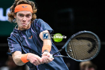 2023-11-04 - Andrey RUBLEV of Russia during the sixth day of the Rolex Paris Masters 2023, ATP Masters 1000 tennis tournament on November 04, 2023 at Accor Arena in Paris, France - TENNIS - ATP - ROLEX PARIS MASTERS 2023 - INTERNATIONALS - TENNIS