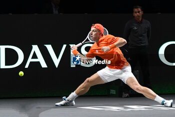 2023-11-23 - Tallon Griekspoor in action against Italy
during the
Finals Davis Cup 2023 match 
Italy vs Netherlands at 
the Palacio Martin Carpena, Spain in Malaga on 
November 23, 2023 - 2023 DAVIS CUP FINALS - INTERNATIONALS - TENNIS