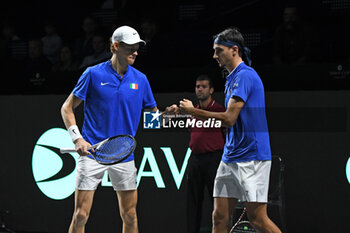 2023-11-23 - Jannik Sinner and Lorenzo Sonego in action against Netherlands
during the
Finals Davis Cup 2023 match 
Italy vs Netherlands at 
the Palacio Martin Carpena, Spain in Malaga on 
November 23, 2023 - 2023 DAVIS CUP FINALS - INTERNATIONALS - TENNIS