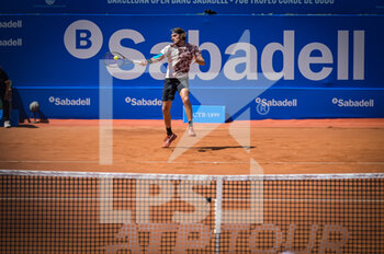 2023-04-20 - Stefanos Tsitsipas (Greece) and Denis Shapovalov (Canada) face off during a ATP 500 Barcelona Open Banc Sabadell round of 16 match at Real Club de Tenis de Barcelona, in Barcelona, Spain on April 20, 2023. (Photo / Felipe Mondino) - ATP 500 BARCELONA OPEN BANC SABADELL - INTERNATIONALS - TENNIS