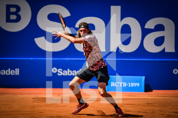 2023-04-20 - Stefanos Tsitsipas (Greece) and Denis Shapovalov (Canada) face off during a ATP 500 Barcelona Open Banc Sabadell round of 16 match at Real Club de Tenis de Barcelona, in Barcelona, Spain on April 20, 2023. (Photo / Felipe Mondino) - ATP 500 BARCELONA OPEN BANC SABADELL - INTERNATIONALS - TENNIS
