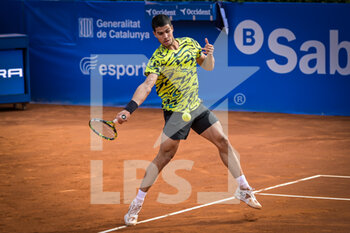 2023-04-20 - Carlos Alcaraz (Spain and Roberto Bautista Agut (Spain) face off during  a ATP 500 Barcelona Open Banc Sabadell round of 16 match at Real Club de Tenis de Barcelona, in Barcelona, Spain on April 20, 2023. (Photo / Felipe Mondino) - ATP 500 BARCELONA OPEN BANC SABADELL - INTERNATIONALS - TENNIS