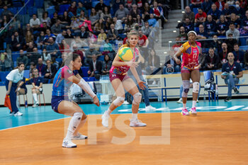 2023-02-08 - Beatrice Parrocchiale (Vero Volley Milano) on defense - VERO VOLLEY MILANO VS VOLERO LE CANNET - CHAMPIONS LEAGUE WOMEN - VOLLEYBALL
