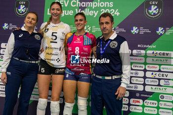 2023-12-06 - Silke Van Avermaet (Mulhouse Alsace) and Alessia Orro (Allianz VV Milano) with referees during CEV Champions League Women 2024 match between Allianz VV Milano and Mulhouse Alsace at Opiquad Arena, Monza, Italy on December 6, 2023 - ALLIANZ VV MILANO VS VOLLEY MULHOUSE ALSACE - CHAMPIONS LEAGUE WOMEN - VOLLEYBALL