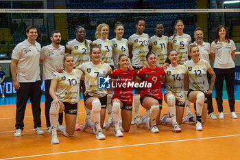 2023-12-06 - team of Mulhouse Alsace during CEV Champions League Women 2024 match between Allianz VV Milano and Mulhouse Alsace at Opiquad Arena, Monza, Italy on December 6, 2023 - ALLIANZ VV MILANO VS VOLLEY MULHOUSE ALSACE - CHAMPIONS LEAGUE WOMEN - VOLLEYBALL