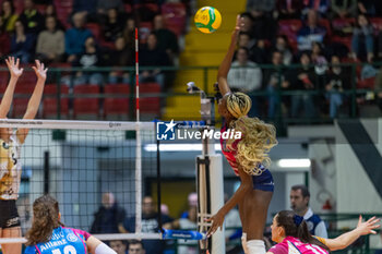 2023-12-06 - Spike of Paola Egonu (Allianz VV Milano) during CEV Champions League Women 2024 match between Allianz VV Milano and Mulhouse Alsace at Opiquad Arena, Monza, Italy on December 6, 2023 - ALLIANZ VV MILANO VS VOLLEY MULHOUSE ALSACE - CHAMPIONS LEAGUE WOMEN - VOLLEYBALL