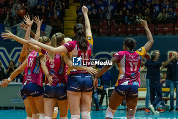 2023-11-09 - Players of Vero Volley Milano celebrate after scoring a match point - ALLIANZ VV MILANO VS JEDINSTVO STARA PAZOVA - CHAMPIONS LEAGUE WOMEN - VOLLEYBALL
