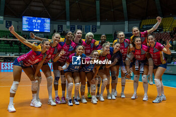 2023-11-09 - Players of Vero Volley Milano celebrate the victory - ALLIANZ VV MILANO VS JEDINSTVO STARA PAZOVA - CHAMPIONS LEAGUE WOMEN - VOLLEYBALL