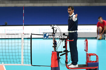 03/09/2023 - Carlos Alberto Robles Garcia (First referee of the match) - BELGIUM VS GERMANY - EUROVOLLEY MEN - VOLLEY