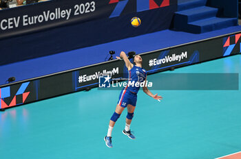 04/09/2023 - Serbia's Peric Pavle #12 serve - SERBIA VS ESTONIA - EUROVOLLEY MEN - VOLLEY