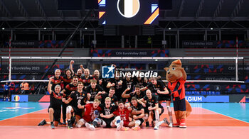 2023-09-05 - Belgium's group photo after the match - BELGIUM VS ESTONIA - CEV EUROVOLLEY MEN - VOLLEYBALL