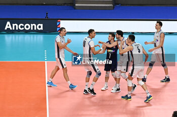 2023-09-06 - Italy's team rejoices after a point - GERMANY VS ITALY - CEV EUROVOLLEY MEN - VOLLEYBALL