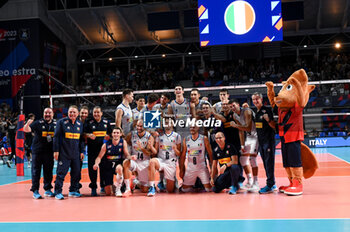 2023-09-06 - Italy's group photo after the match - GERMANY VS ITALY - CEV EUROVOLLEY MEN - VOLLEYBALL