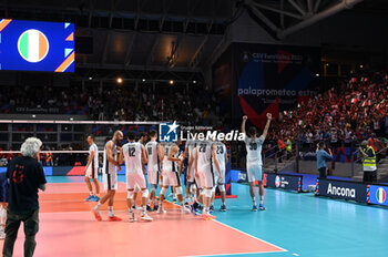 2023-09-06 - Italy's team cheer at the end of the match - GERMANY VS ITALY - CEV EUROVOLLEY MEN - VOLLEYBALL