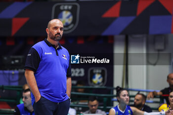 2023-08-17 - Ljubicic Stevan Head Coach of Bosnia-Herzegovina reacts during CEV EuroVolley 2023 women Final Round Pool B volleyball match between Bosnia-Herzegovina and Bulgaria at Arena di Monza, Monza, Italy on August 17, 2023 - CEV EUROVOLLEY 2023 - WOMEN - BOSNIA & HERZEGOVINA VS BULGARIA - INTERNATIONALS - VOLLEYBALL