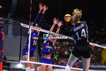 2023-08-18 - Ekaterina Antropova #24 of Italy and Marina Lubian #1 of Italy seen in action during CEV EuroVolley 2023 women Final Round Pool B volleyball match between Italy and Zwitzerland at Arena di Monza, Monza, Italy on August 18, 2023 - CEV EUROVOLLEY 2023 - WOMEN - ITALY VS SWITZERLAND - INTERNATIONALS - VOLLEYBALL