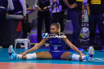 2023-08-18 - Alessia Orro #8 of Italy looks on during CEV EuroVolley 2023 women Final Round Pool B volleyball match between Italy and Zwitzerland at Arena di Monza, Monza, Italy on August 18, 2023 - CEV EUROVOLLEY 2023 - WOMEN - ITALY VS SWITZERLAND - INTERNATIONALS - VOLLEYBALL