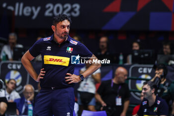 2023-08-18 - Davide Mazzanti Head Coach of Italy looks on during CEV EuroVolley 2023 women Final Round Pool B volleyball match between Italy and Zwitzerland at Arena di Monza, Monza, Italy on August 18, 2023 - CEV EUROVOLLEY 2023 - WOMEN - ITALY VS SWITZERLAND - INTERNATIONALS - VOLLEYBALL