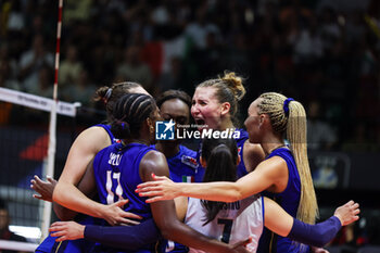 2023-08-18 - Ekaterina Antropova #24 of Italy celebrates with her teammates during CEV EuroVolley 2023 women Final Round Pool B volleyball match between Italy and Zwitzerland at Arena di Monza, Monza, Italy on August 18, 2023 - CEV EUROVOLLEY 2023 - WOMEN - ITALY VS SWITZERLAND - INTERNATIONALS - VOLLEYBALL
