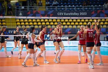 2023-08-21 - Croatian team during CEV EuroVolley 2023 match between Croatia and Switzerland on 21 August 2023 at Pala Gianni Asti, Turin Italy. Photo Nderim KACELI - CEV EUROVOLLEY 2023 - WOMEN - CROATIA VS SWITZERLAND - INTERNATIONALS - VOLLEYBALL