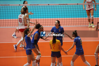 2023-08-22 - Team Romania during the CEV EuroVolley 2023 match between the national teams of Romania and Bulgaria, on 22 August 2023 at pala Giani Asti Turin Italy. Photo Nderim KACELI - CEV EUROVOLLEY 2023 - WOMEN - BULGARIA VS ROMANIA - INTERNATIONALS - VOLLEYBALL