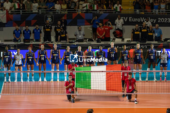 2023-08-22 - Players of Italy during national anthem - CEV EUROVOLLEY 2023 - WOMEN - ITALY VS BOSNIA & HERZEGOVINA - INTERNATIONALS - VOLLEYBALL