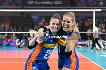 2023-08-29 - Florien Reesink of The Netherlands and Kirsten Knip of The Netherlands celebrate the victory - CEV EUROVOLLEY 2023 - WOMEN - QUARTER FINAL - THE NETHERLANDS VS BULGARIA - INTERNATIONALS - VOLLEYBALL
