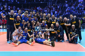 2023-09-14 - ITALY Team celebrate the victory during the CEV Eurovolley 2023 semifinal match between Italy vs France, Palazzo dello Sport in Rome, Italy, on September 14, 2023. - SEMIFINAL - ITALY VS FRANCE - CEV EUROVOLLEY MEN - VOLLEYBALL