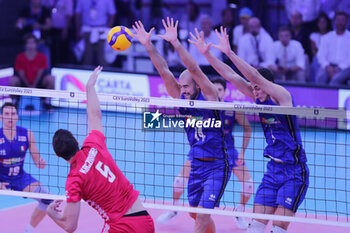 2023-09-16 - Gianluca Galassi (Italy) and Alessandro Michieletto (Italy) - GOLD MEDAL FINAL - ITALY VS POLAND - CEV EUROVOLLEY MEN - VOLLEYBALL