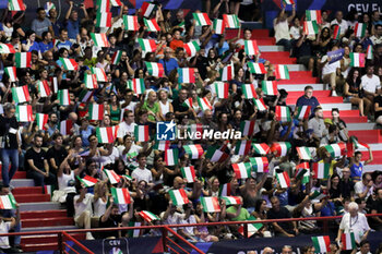 2023-09-09 - Italy supporters - EIGHT FINAL - ITALY VS NORTH MACEDONIA - CEV EUROVOLLEY MEN - VOLLEYBALL