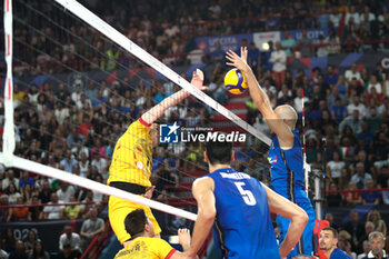 2023-09-09 - Italy's Gianluca Galassi block - EIGHT FINAL - ITALY VS NORTH MACEDONIA - CEV EUROVOLLEY MEN - VOLLEYBALL