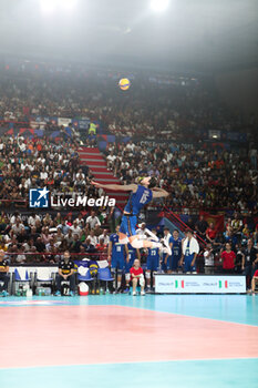 2023-09-09 - Italy's Daniele Lavia on serve - EIGHT FINAL - ITALY VS NORTH MACEDONIA - CEV EUROVOLLEY MEN - VOLLEYBALL