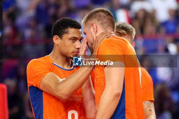 2023-09-09 - The Netherlands' Fabian Plak speaks with The Netherlands' Thijs Ter Horst - EIGHT FINAL - THE NETHERLAND VS GERMANY - CEV EUROVOLLEY MEN - VOLLEYBALL