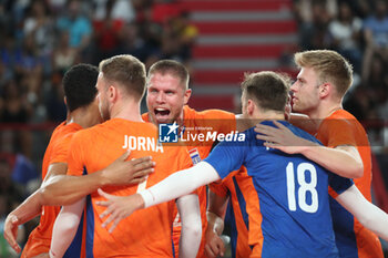 2023-09-09 - The Netherlands celebrate a point - EIGHT FINAL - THE NETHERLAND VS GERMANY - CEV EUROVOLLEY MEN - VOLLEYBALL