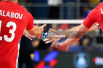 2023-09-10 - Czechia players giving five - EIGHT FINAL - SERBIA VS CZECHIA - CEV EUROVOLLEY MEN - VOLLEYBALL