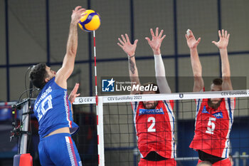 2023-09-10 - Serbia's Miran Kujundzic in action - EIGHT FINAL - SERBIA VS CZECHIA - CEV EUROVOLLEY MEN - VOLLEYBALL