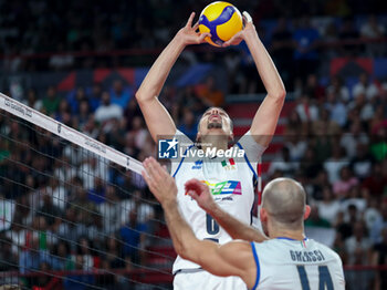 2023-09-12 - Italy's Simone Giannelli set the ball - QUARTER FINAL - ITALY VS THE NETHERLANDS - CEV EUROVOLLEY MEN - VOLLEYBALL