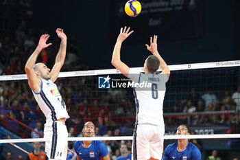 2023-09-12 - Italy's Simone Giannelli set the ball to Italy's Gianluca Galassi - QUARTER FINAL - ITALY VS THE NETHERLANDS - CEV EUROVOLLEY MEN - VOLLEYBALL