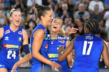 2023-08-15 - italy celebrates a point - CEV EUROVOLLEY 2023 - WOMEN - ITALY VS ROMANIA - INTERNATIONALS - VOLLEYBALL